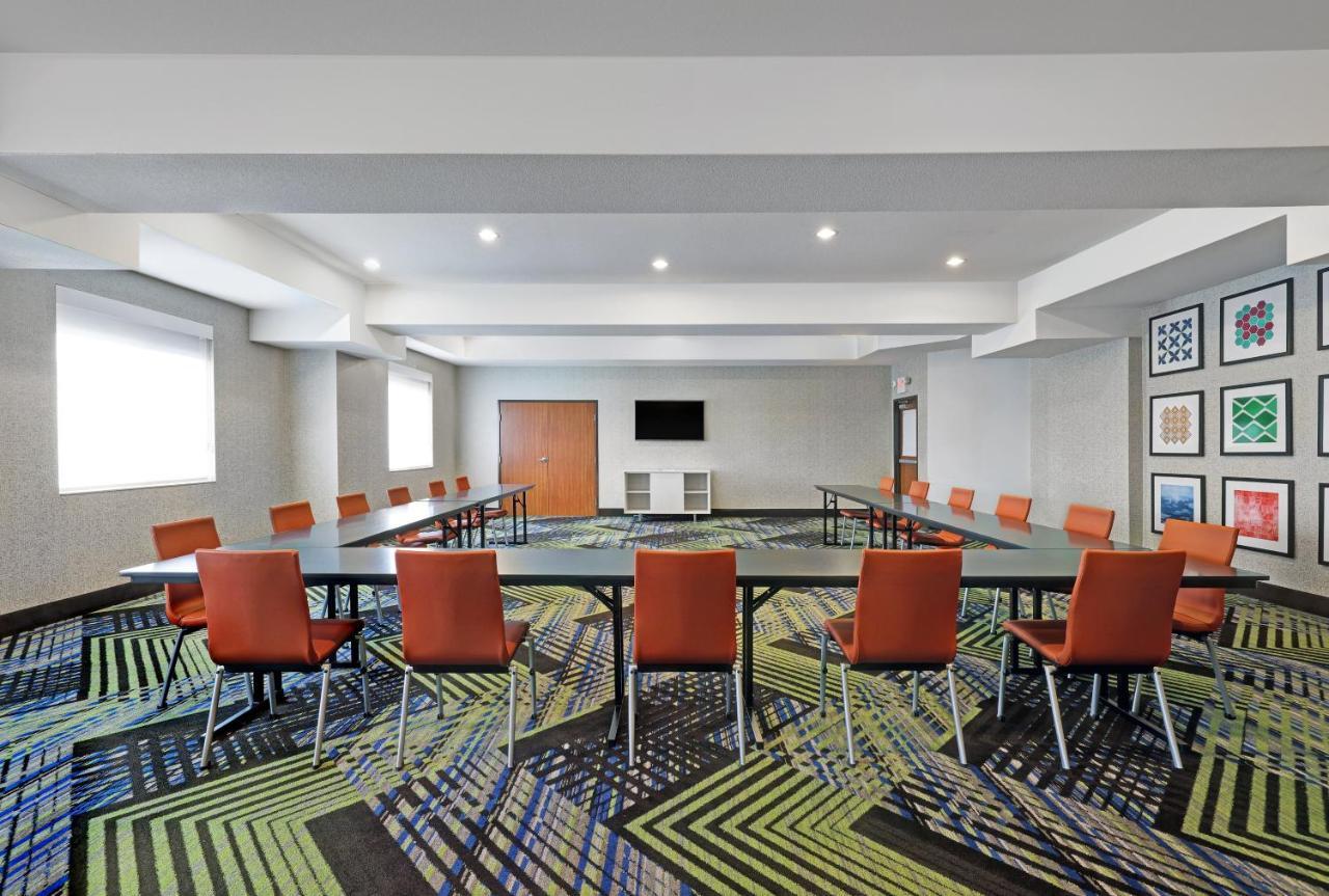 Holiday Inn Express Newport By Ihg Eksteriør billede