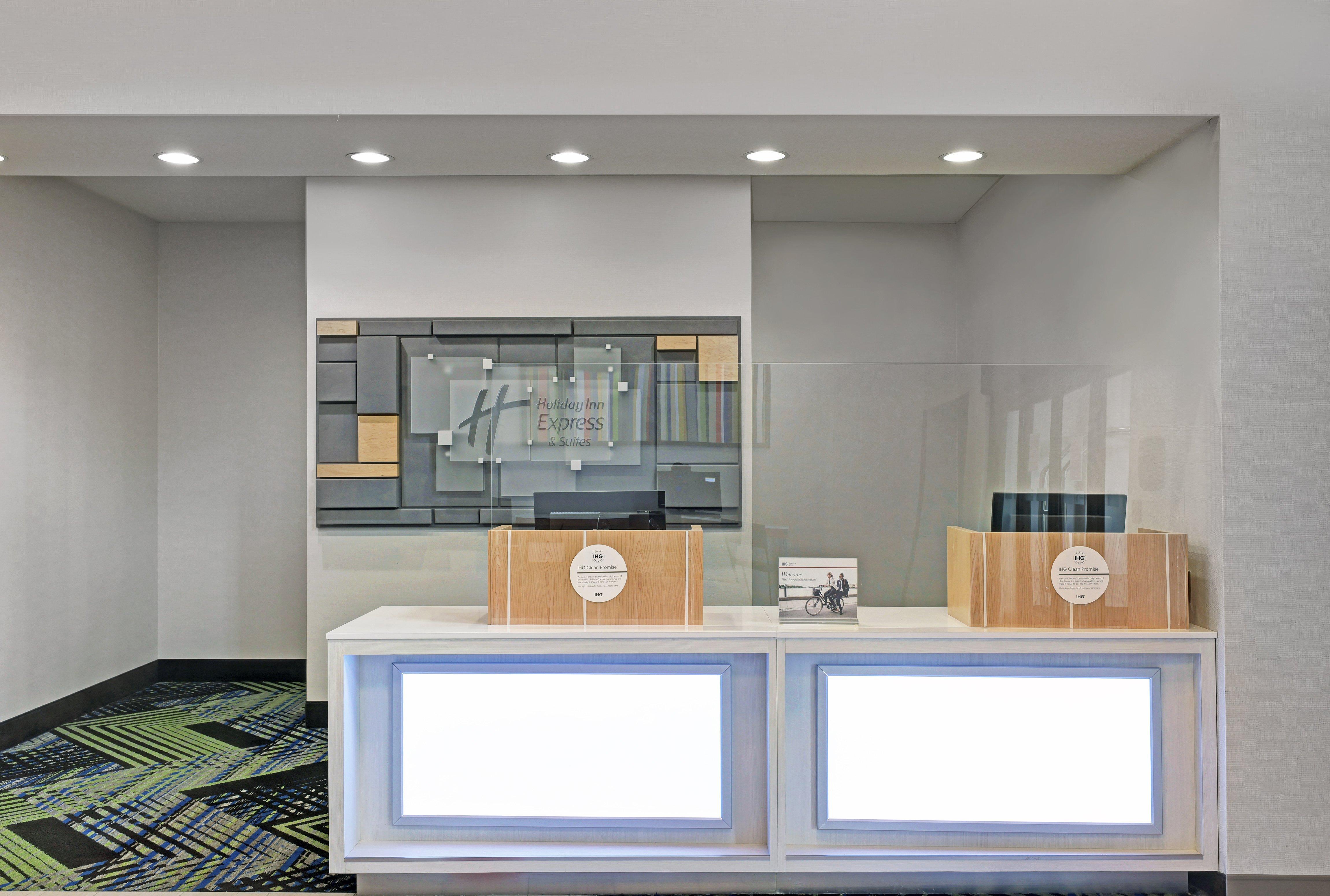 Holiday Inn Express Newport By Ihg Eksteriør billede