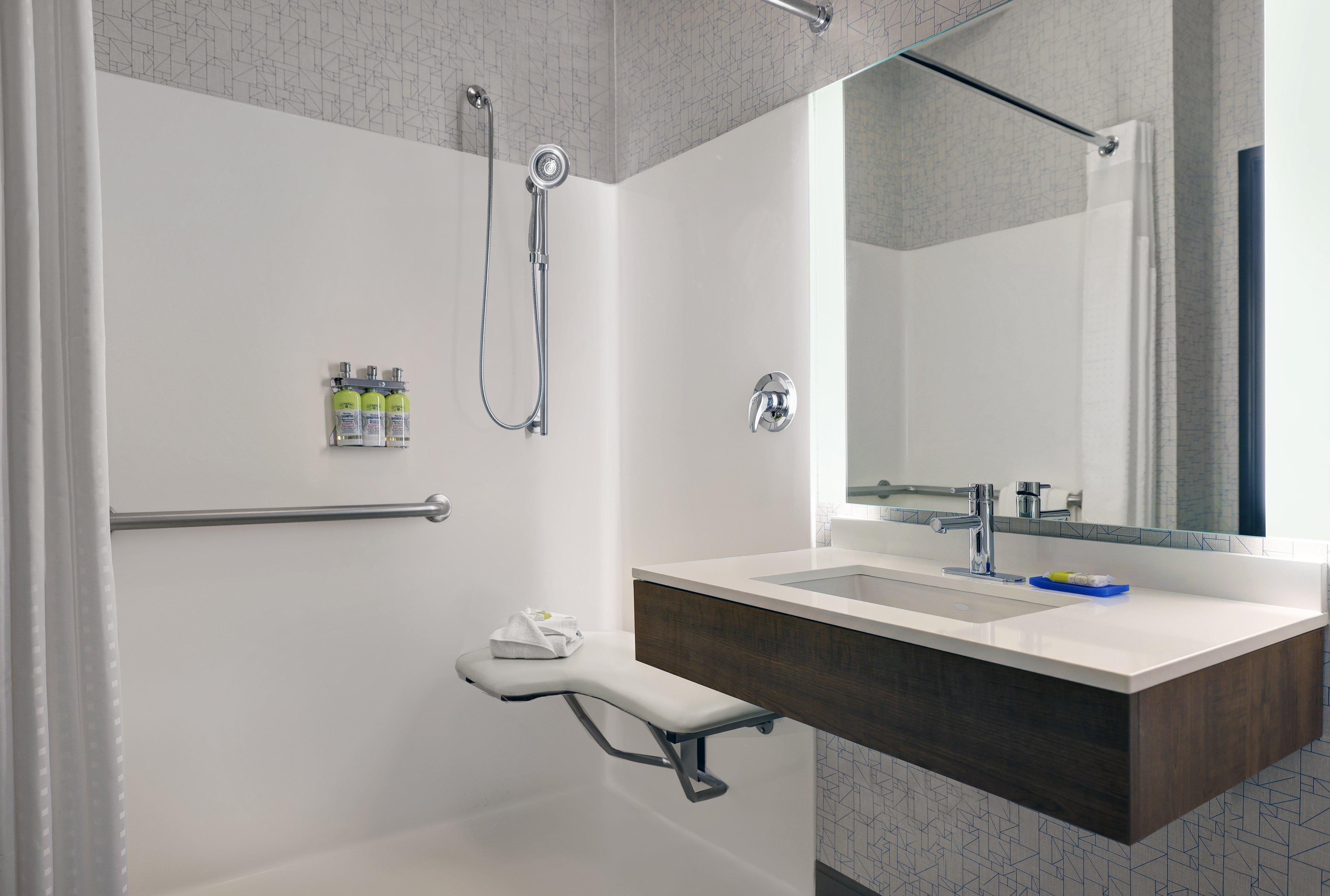 Holiday Inn Express Newport By Ihg Eksteriør billede