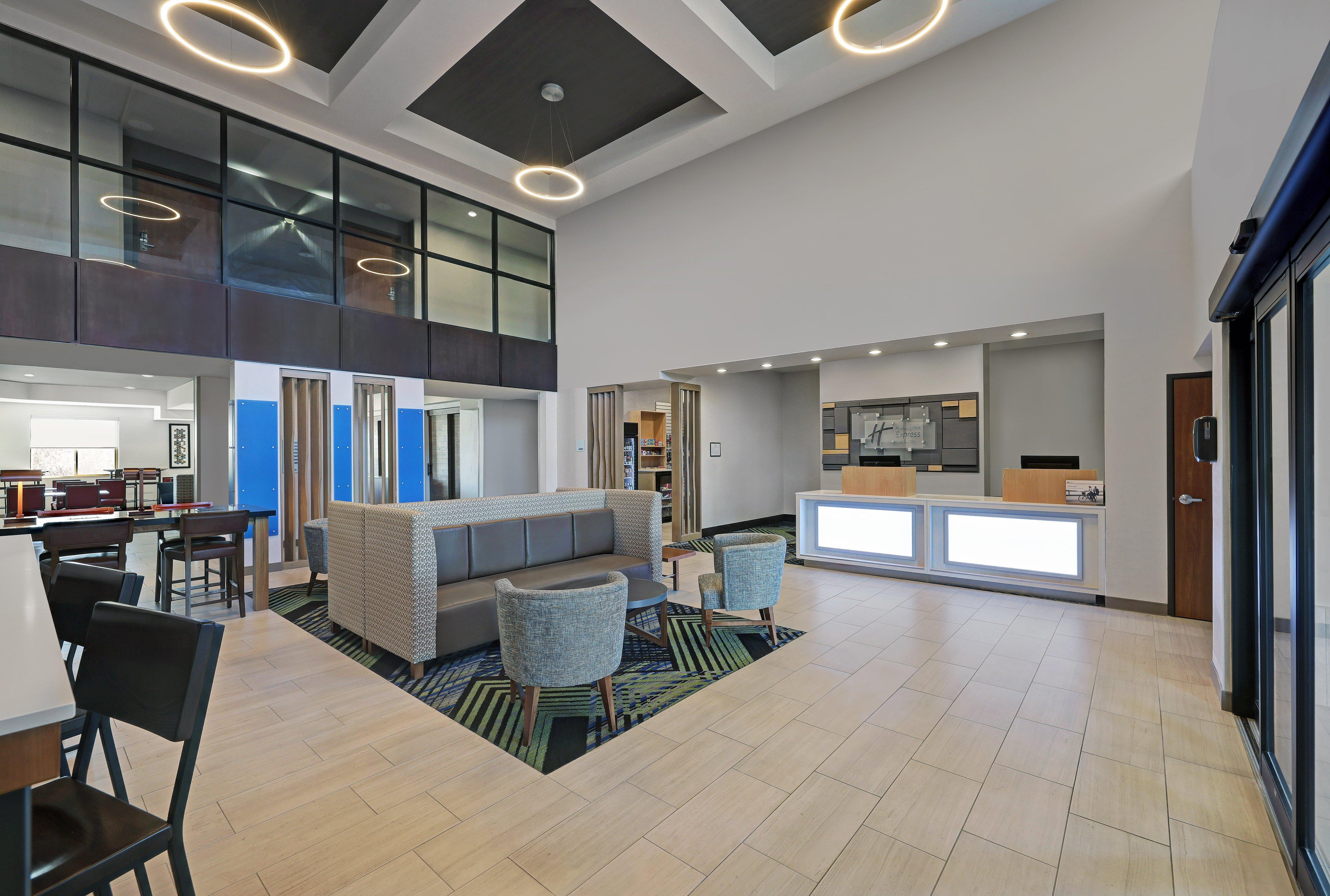 Holiday Inn Express Newport By Ihg Eksteriør billede