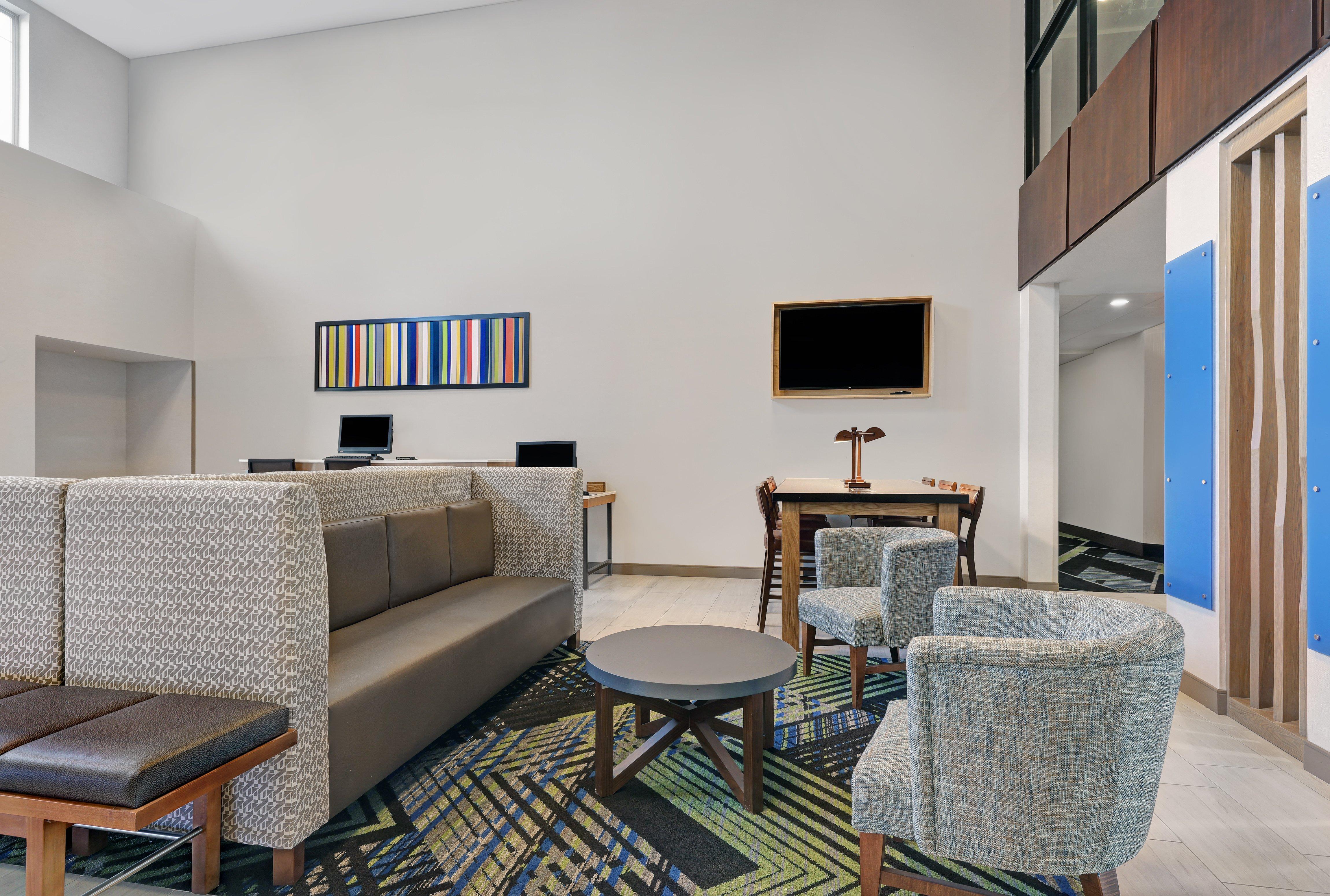 Holiday Inn Express Newport By Ihg Eksteriør billede