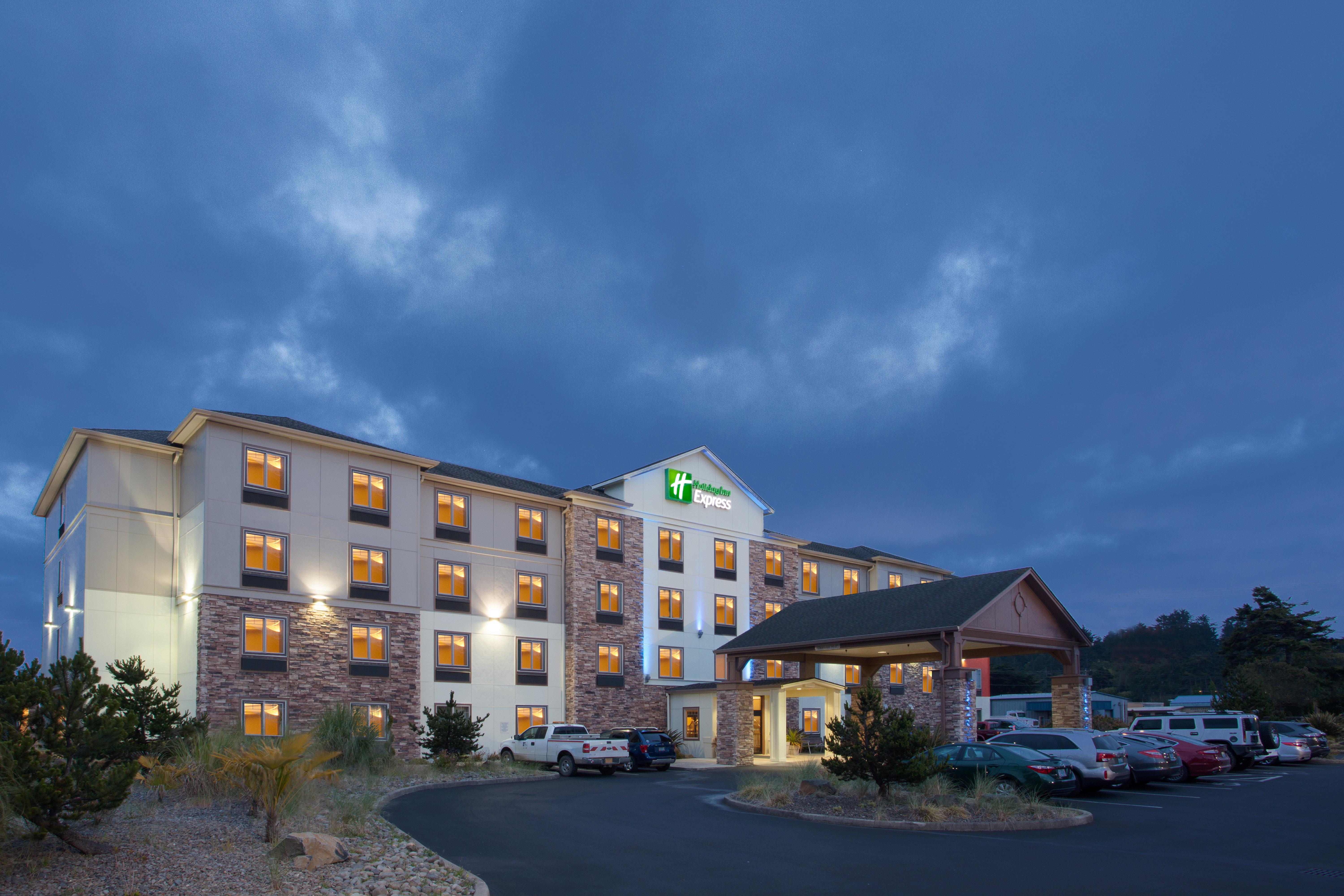 Holiday Inn Express Newport By Ihg Eksteriør billede