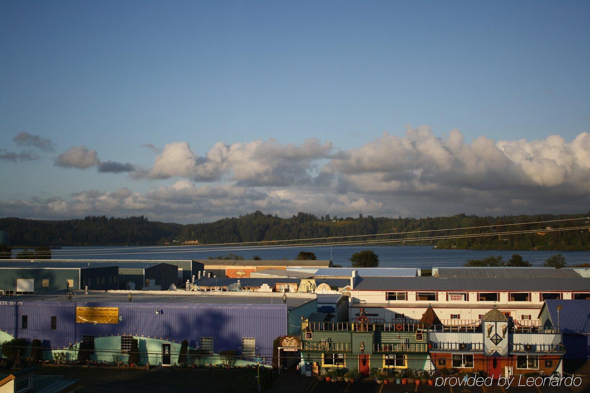 Holiday Inn Express Newport By Ihg Eksteriør billede