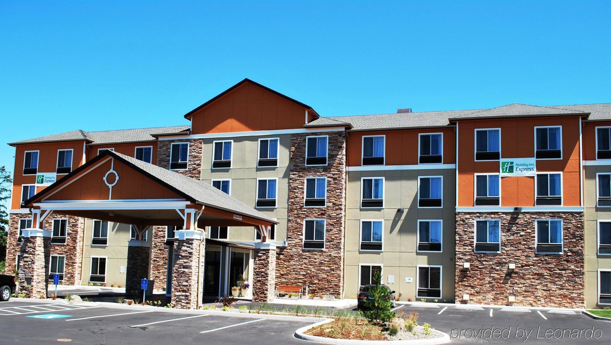 Holiday Inn Express Newport By Ihg Eksteriør billede