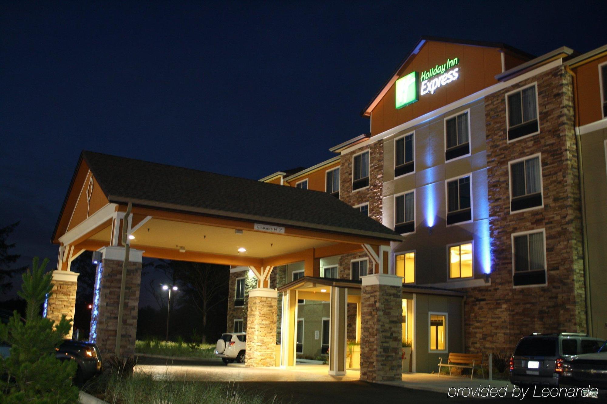 Holiday Inn Express Newport By Ihg Eksteriør billede