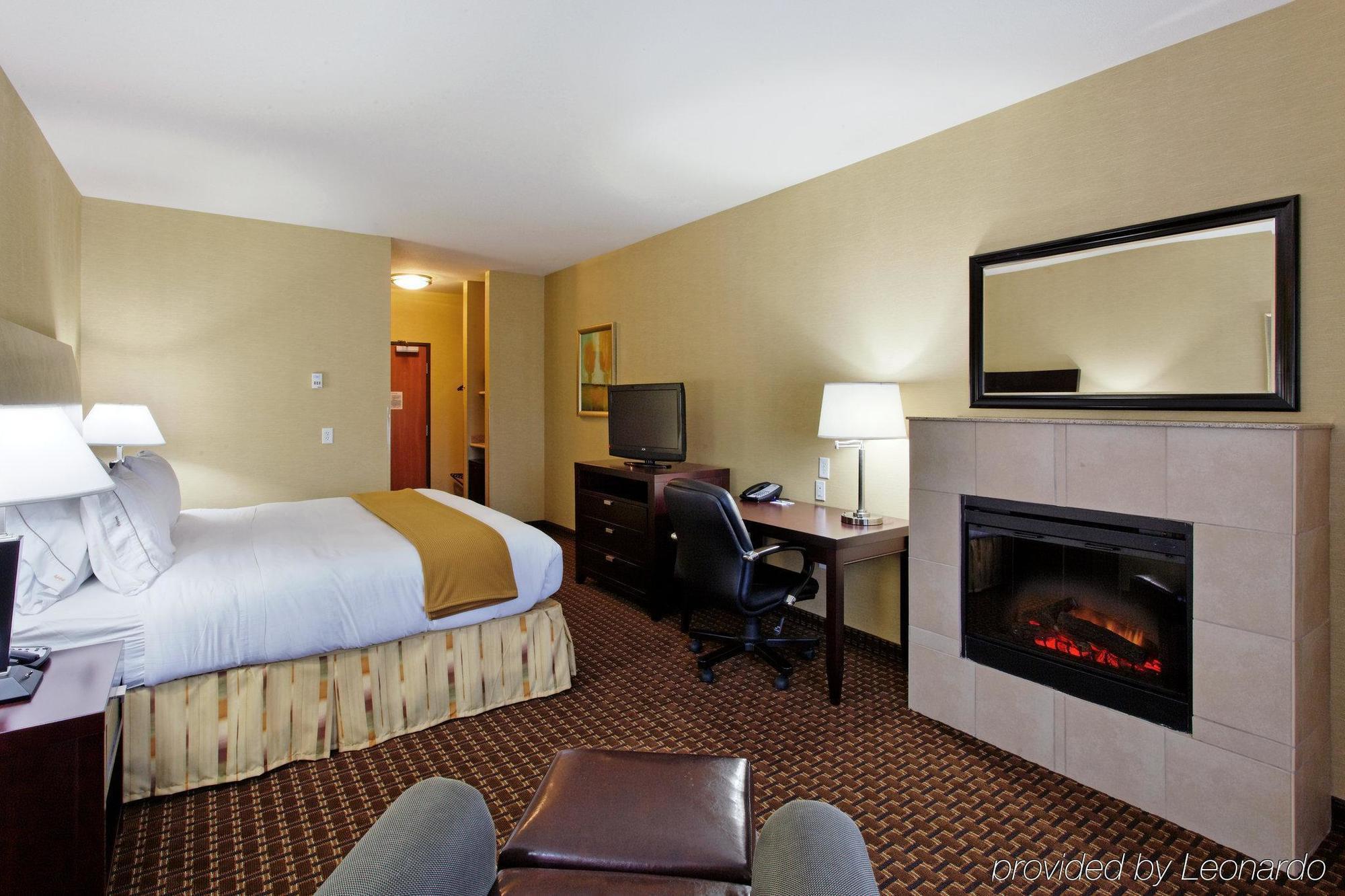 Holiday Inn Express Newport By Ihg Eksteriør billede
