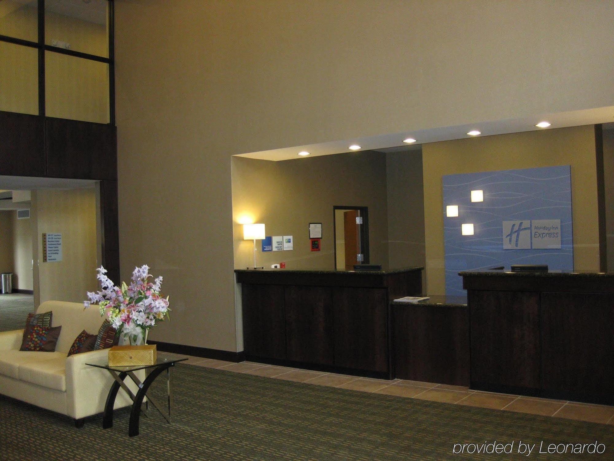 Holiday Inn Express Newport By Ihg Interiør billede