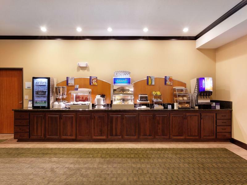 Holiday Inn Express Newport By Ihg Eksteriør billede