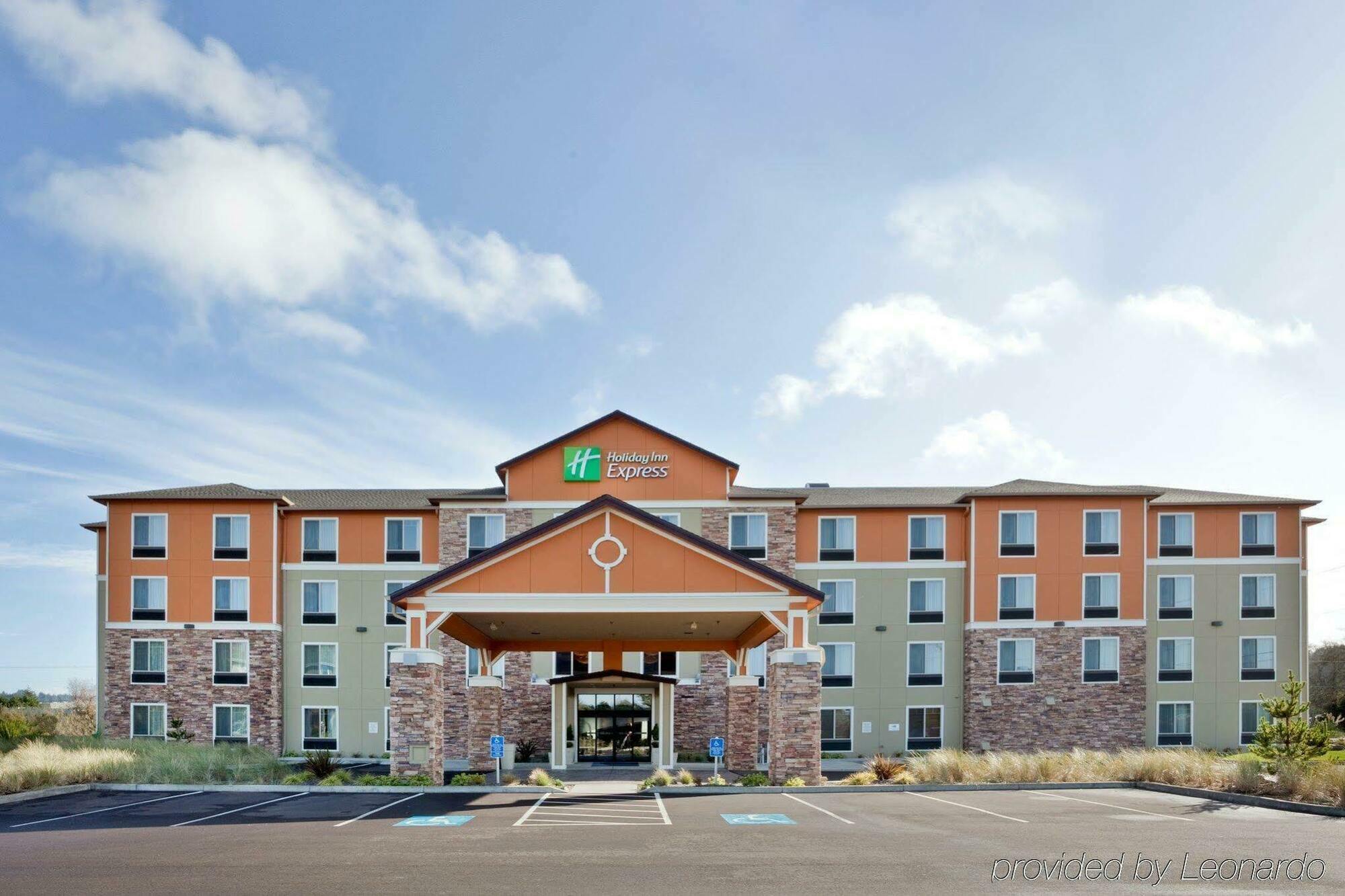Holiday Inn Express Newport By Ihg Eksteriør billede