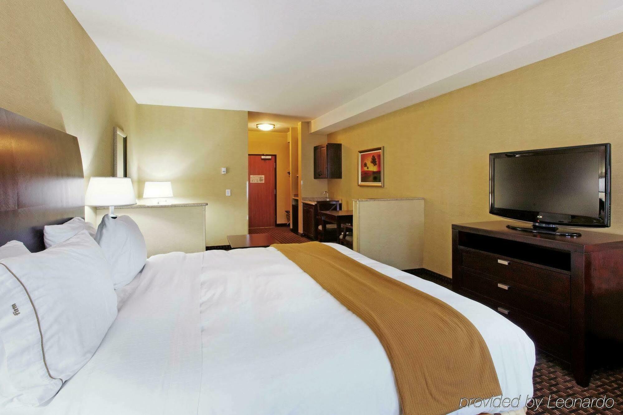Holiday Inn Express Newport By Ihg Eksteriør billede